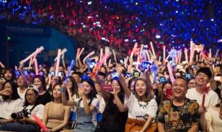 许嵩南京演唱会高清 许嵩南京演唱会高清